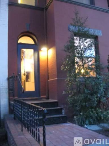 Main picture of 3008 R St NW