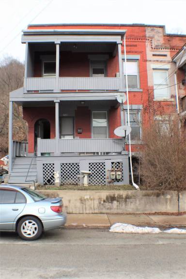 Main picture of 554 Middle Ave
