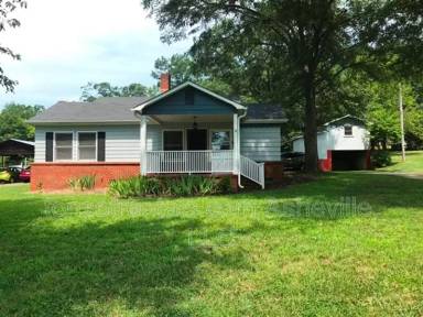 Main picture of 148 Briarwood Ln