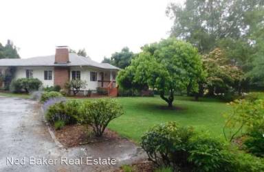 Main picture of 9312 Santiam Loop SE