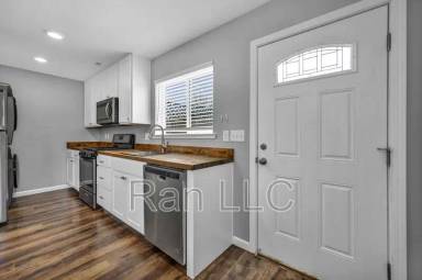 Main picture of 229 W Pueblo St
