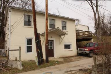 Main picture of 1831 1/2 Whitney St