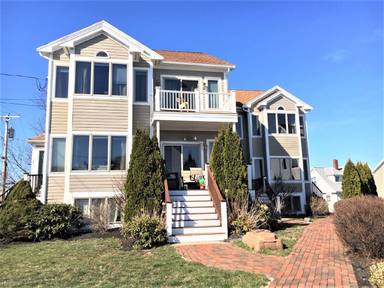 Main picture of 141 Grovers Ave