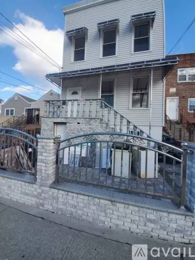 Main picture of 862 Olmstead Ave