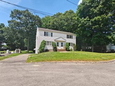 Main picture of 44 Lyric Ave