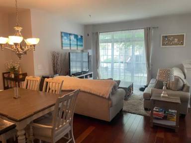 Main picture of 265 Custer Ave