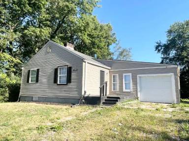 Main picture of 4130 W Vermont St