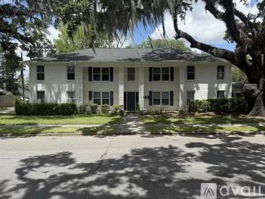 Main picture of 3301 Bull St