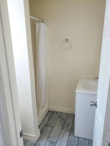 Main picture of 596 Friendly Ln