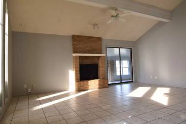 Main picture of 3301 Erin Oaks Ct