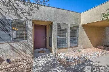 Main picture of 785 Tramway Pl NE