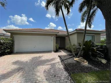 Main picture of 4974 SW 34th Ter