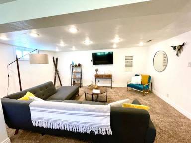 Main picture of 220 E 4300 S