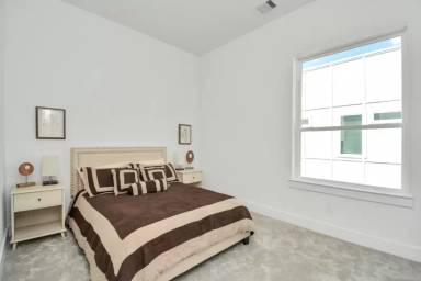 Main picture of 6344 Culberson St