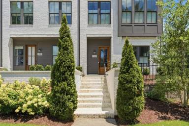 Main picture of 2428 Runnymede Ln