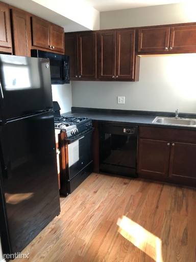 Main picture of 1147 E 72nd St