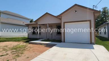 Main picture of 1949 Cedar Park