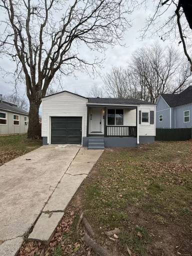 Main picture of 816 N National Ave