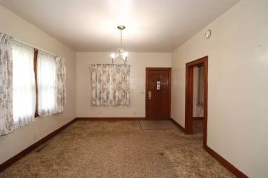 Main picture of 536 W 5th St