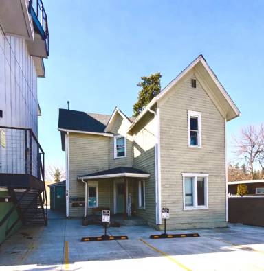 Main picture of 201 S Asbury St