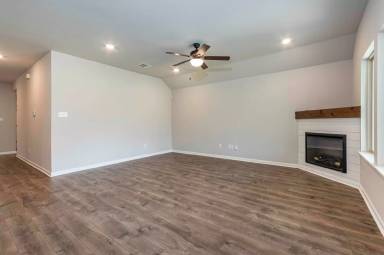 Main picture of 102 Border Ct