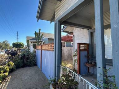 Main picture of 4890 33rd St