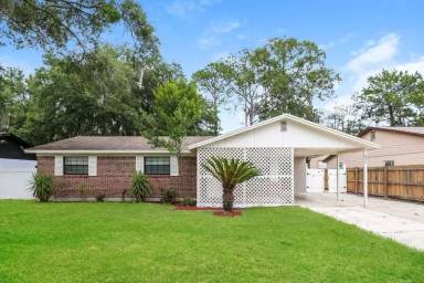Main picture of 6139 Deepwood Dr E