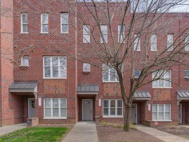 Main picture of 100 N Laurel Ave