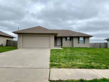 Main picture of 753 Meadow View St