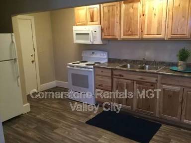 Main picture of 264 College St SE