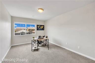 Main picture of 9770 Hawk Crest St