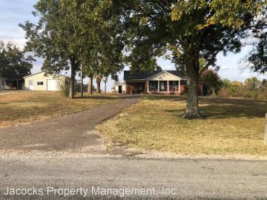 Main picture of 438 Thomas Rd