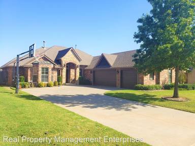 Main picture of 812 Ryan Rd