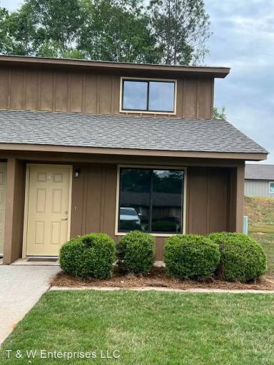 Main picture of 601 Evergreen Ln