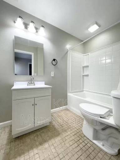 Main picture of 2248 Broadway St