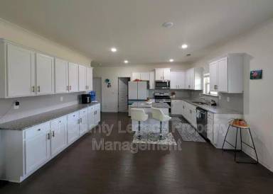 Main picture of 928 Blue Juniper Cir