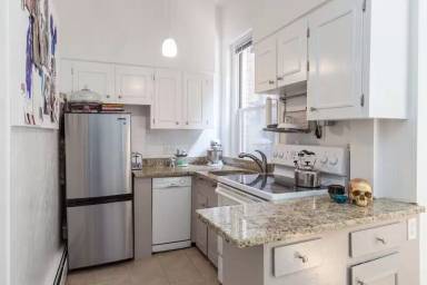 Main picture of 30 Pinckney St