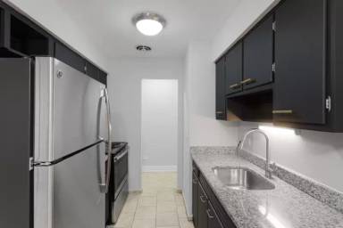 Main picture of 6021 N Winthrop Ave