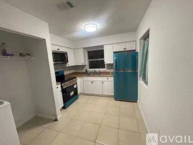 Main picture of 10009 N Lantana Ave