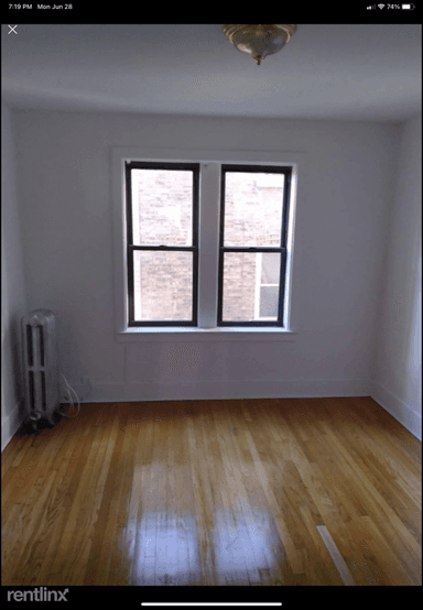 Main picture of 1702 W 82nd St