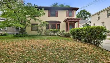 Main picture of 412 Crescent St NE