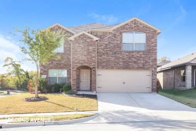 Main picture of 633 Creekview Dr
