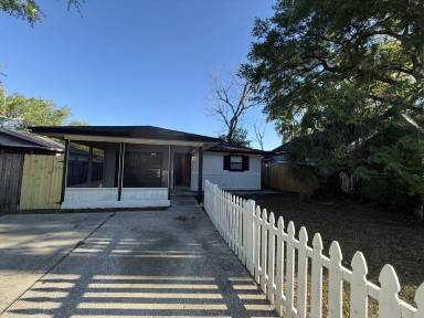 Main picture of 323 W Belmar St