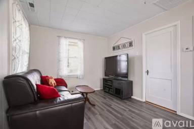 Main picture of 1710 B St