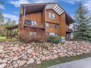 Main picture of Red Pine Condos