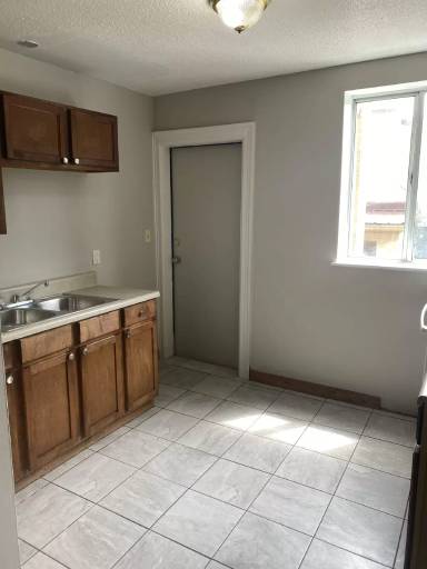 Main picture of 427 W G St - D5