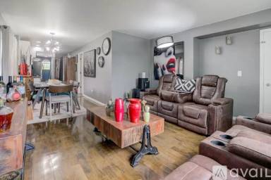 Main picture of 6718 N Harlem Ave