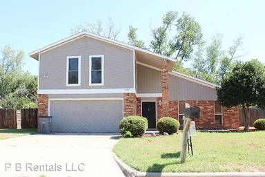 Main picture of 2507 NE Turtle Creek Dr
