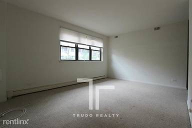 Main picture of 530 W Aldine Ave