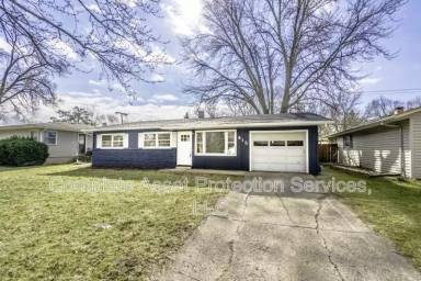 Main picture of 415 W 67th Ln